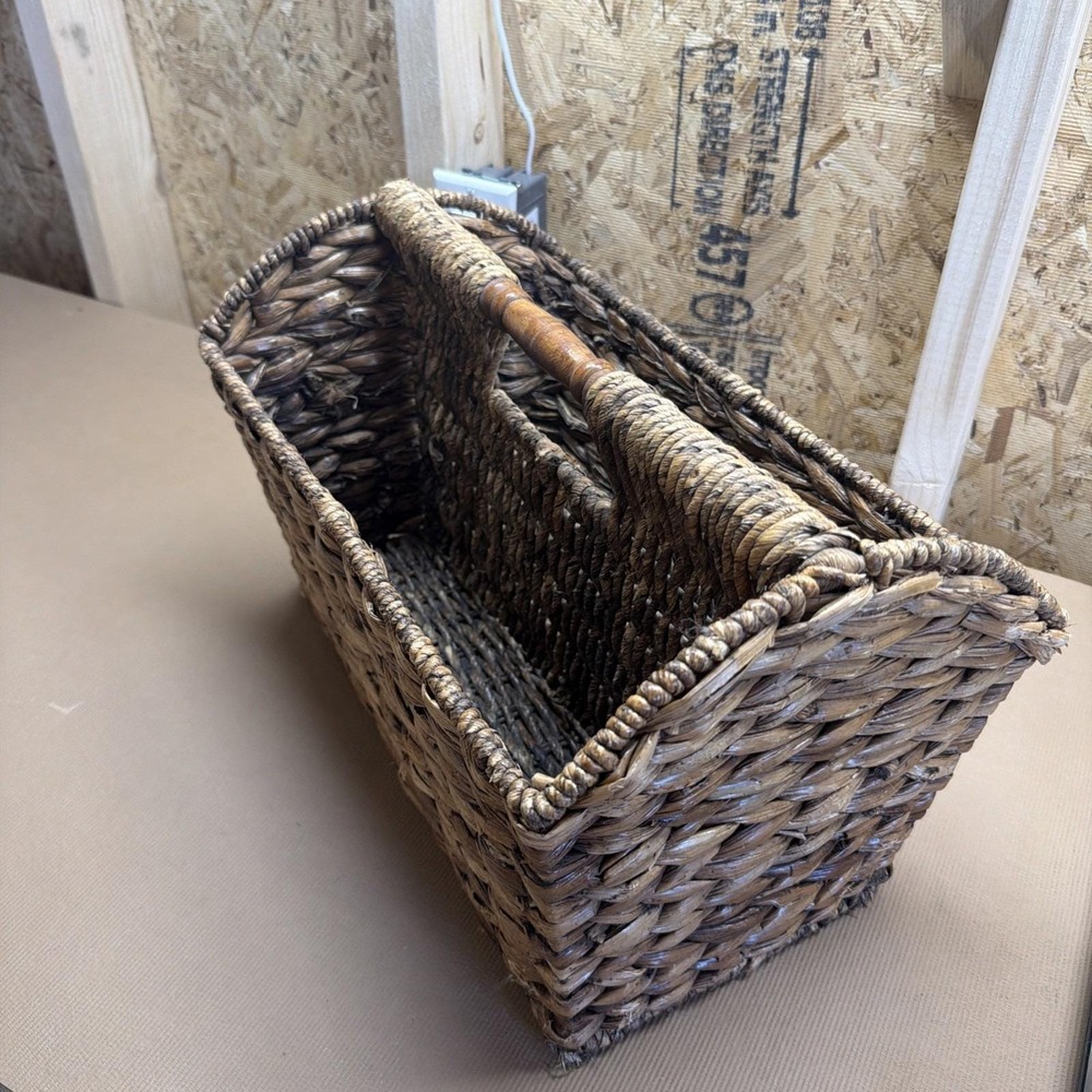 Vtg Woven Hyacinth Reed And Tree Fiber Divided Magazine Holder Wooden Handle 16"